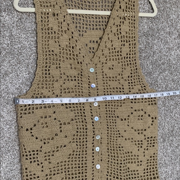 Y2K Crochet Tan Sleeveless Cardigan - Picture 7 of 7
